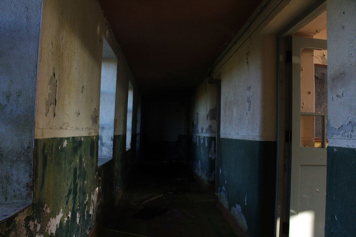 Corridor 03.